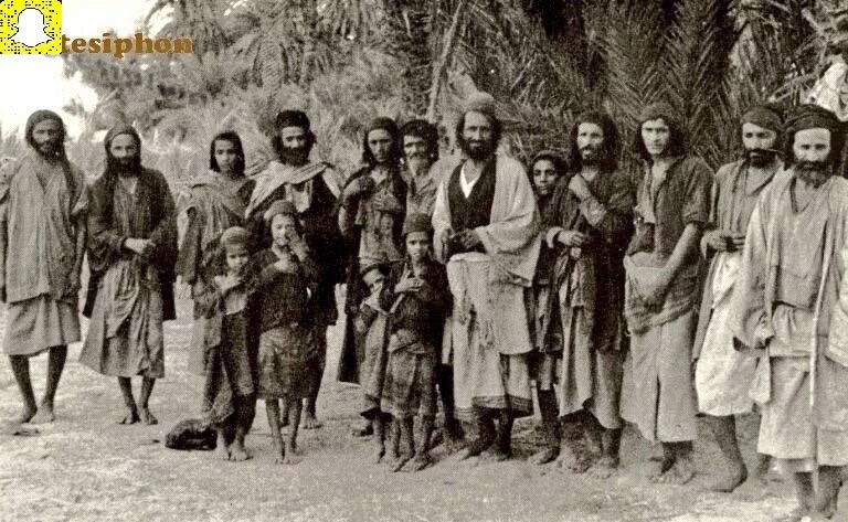Awter9's tweet photo. يهود نجران وقد خيرهم الامير تركي بين اﻹسلام أو المغادرة فغادروا المنطقة عام 1970م وكان عددهم تقريباً 300 عائلة . https://t.co/gIHpTM2vtB