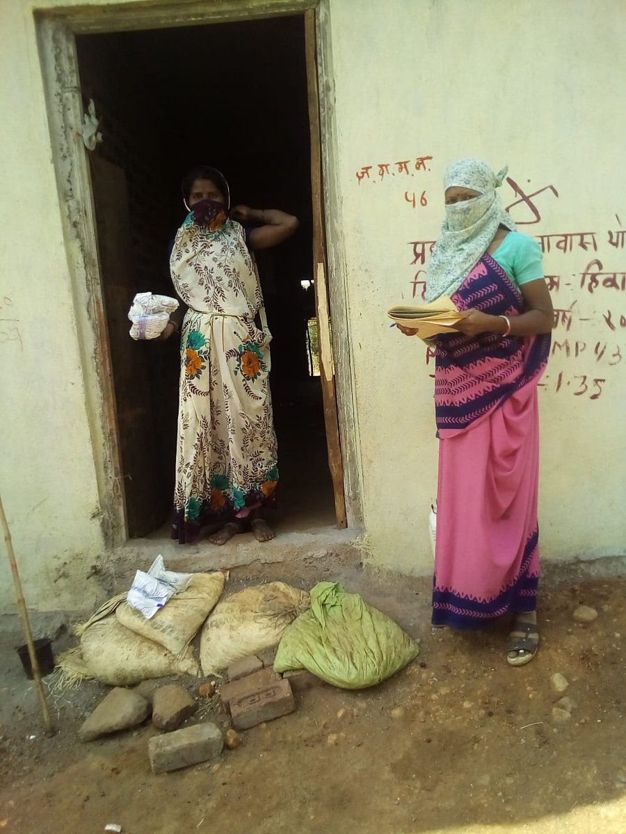 BurhanpurWcd's tweet photo. Some pictures of Anganwadi Workers distributing THR and Ready-To-Eat in beneficiary households across the district.

#IndiaFightsCorona 
#MPFightsCorona 
#SahiPoshanDeshRoshan
#SuposhitMP https://t.co/8T6os7bLuI
