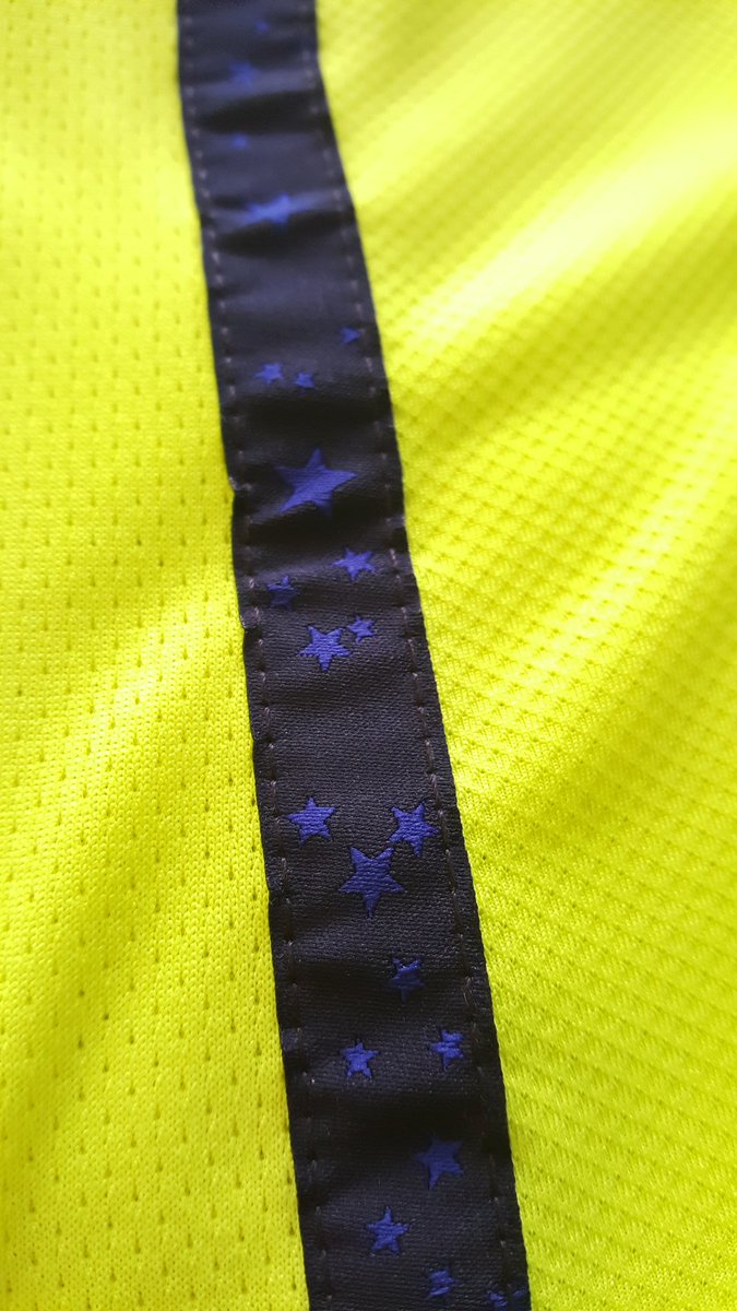 BAR0LIN's tweet photo. @LaCasacaBlog #viernestematicolacasaca #CamisetaFluo Boca Juniors 2014 es un #FluoSI https://t.co/zuqzuITdfw
