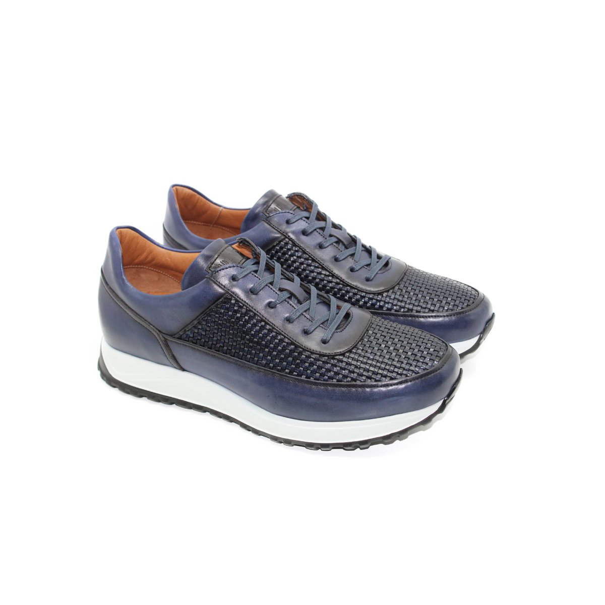 UmberShoes's tweet photo. Descubre una zapatilla moderna y elegante.

Link en la biografía.
⠀
•
•

Discover a modern and stylish sneaker.

Link in biography.

#stayathome #quedateencasa #UmberShoes #Umber #shoes https://t.co/7bSYpmRmfI