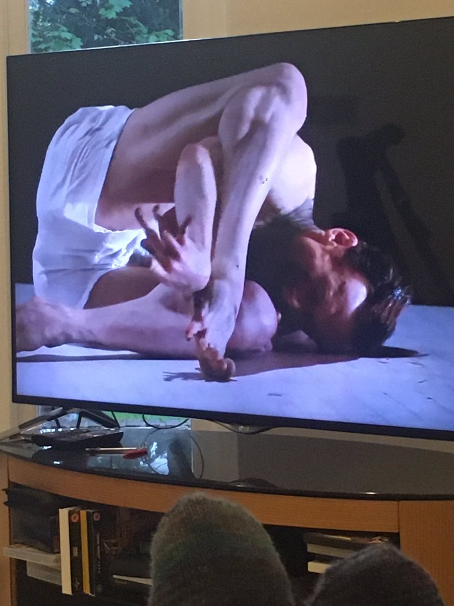 acujane's tweet photo. Metamorphosis- what an amazing show @RoyalOperaHouse  #OurHouseToYourHouse https://t.co/BLkDg8YOBL
