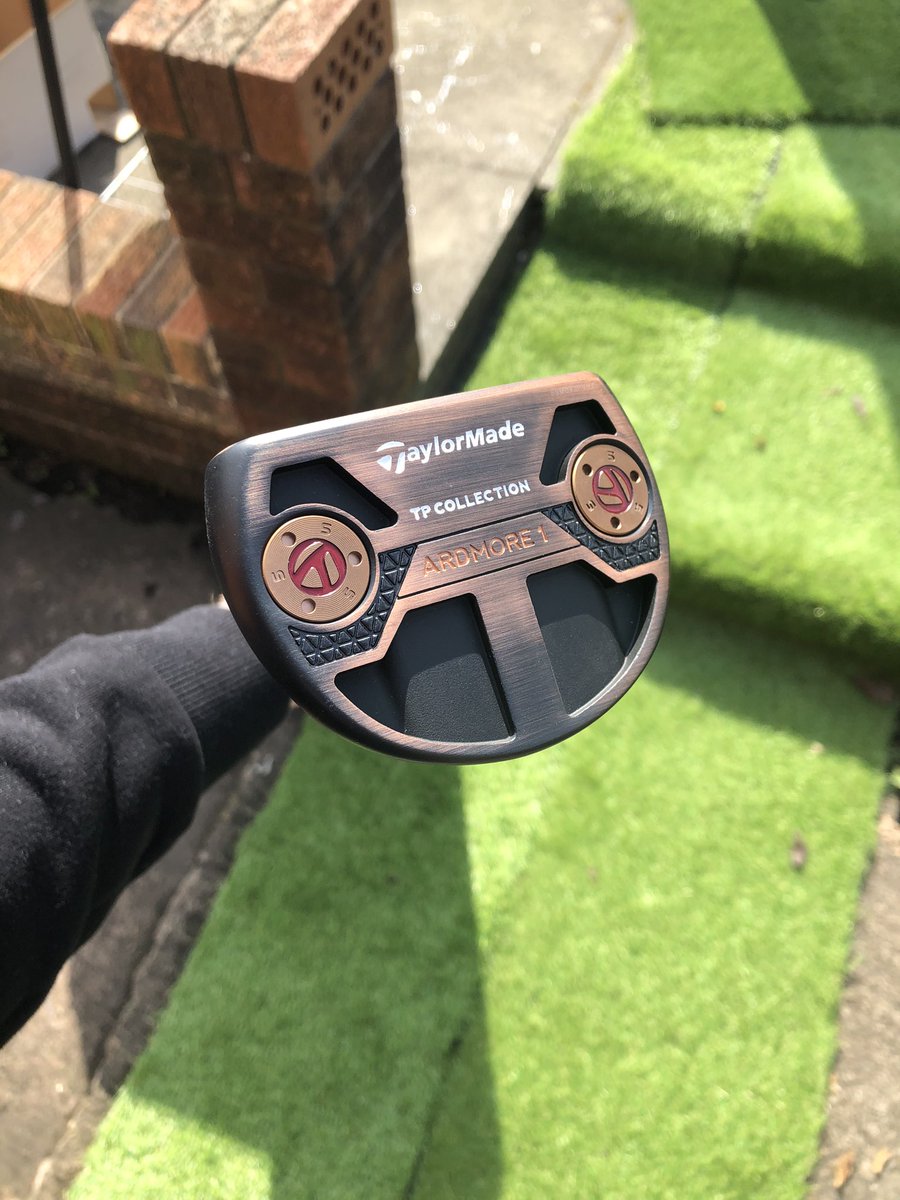 Woodytats's tweet photo. Sooo the mrs treated me to a new Putter , First time I’ve ever had a Brand new putter , #tattooed #mrsttg #taylormAde #ardmore #taylormadetp #blackcopper #putter #retweet https://t.co/idIZX921nK