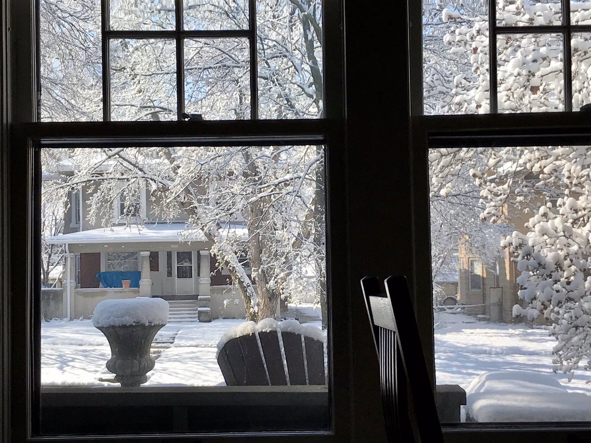 DoaneMath's tweet photo. View from office hours.🌹#springtimeinNebraska #notmyoffice #missmynerds https://t.co/32Nzc7TJre