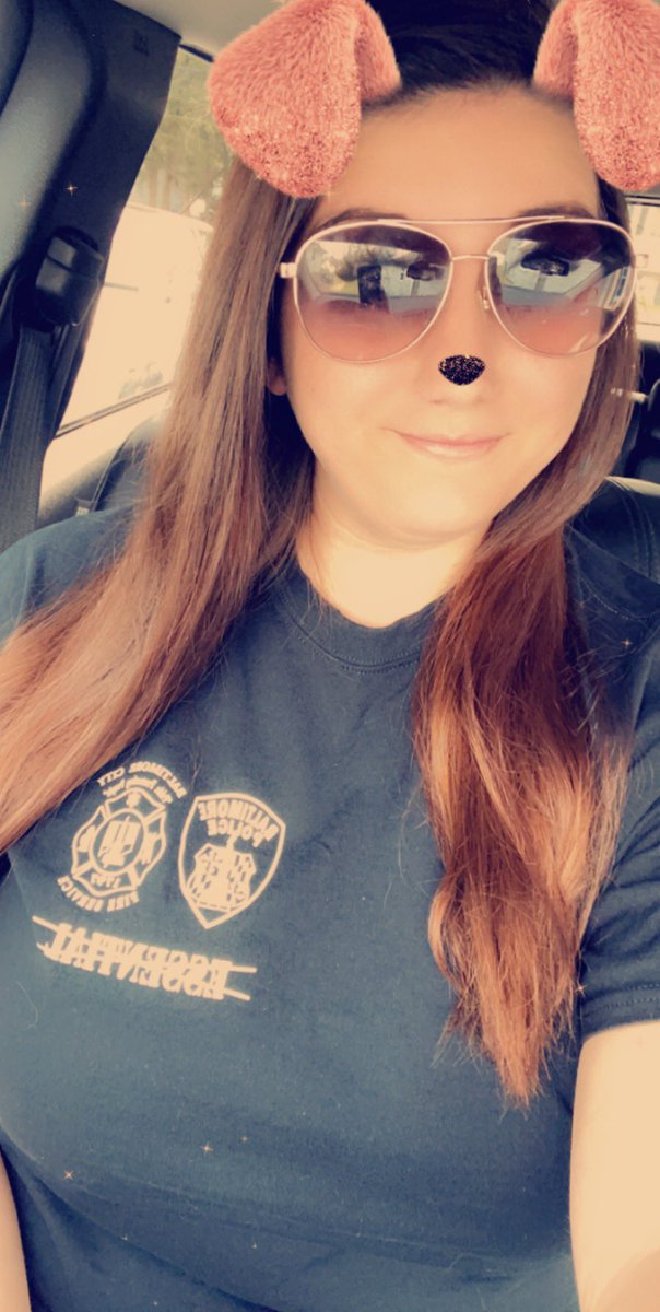 broookenicole21's tweet photo. Because Snapchat makes me look like I have myself way more put together. Oh! And when you’re not in a union and can wear whatever you want wherever 🖕🏼 #essentialmyass #standwithBCFD https://t.co/jpEBV1ehSy