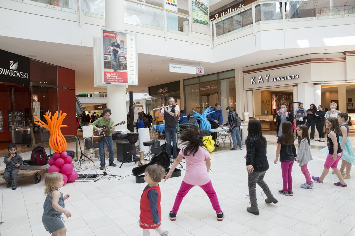 HawthornMall's tweet photo. Earth Day is right around the corner and we’re looking back on our Earth Day Expo. Help us mark the 50th anniversary of Earth Day by joining us for virtual events and activities you can do right at home. Look for details on Wednesday, April 22. #FlashbackFriday https://t.co/BBU60HAWox