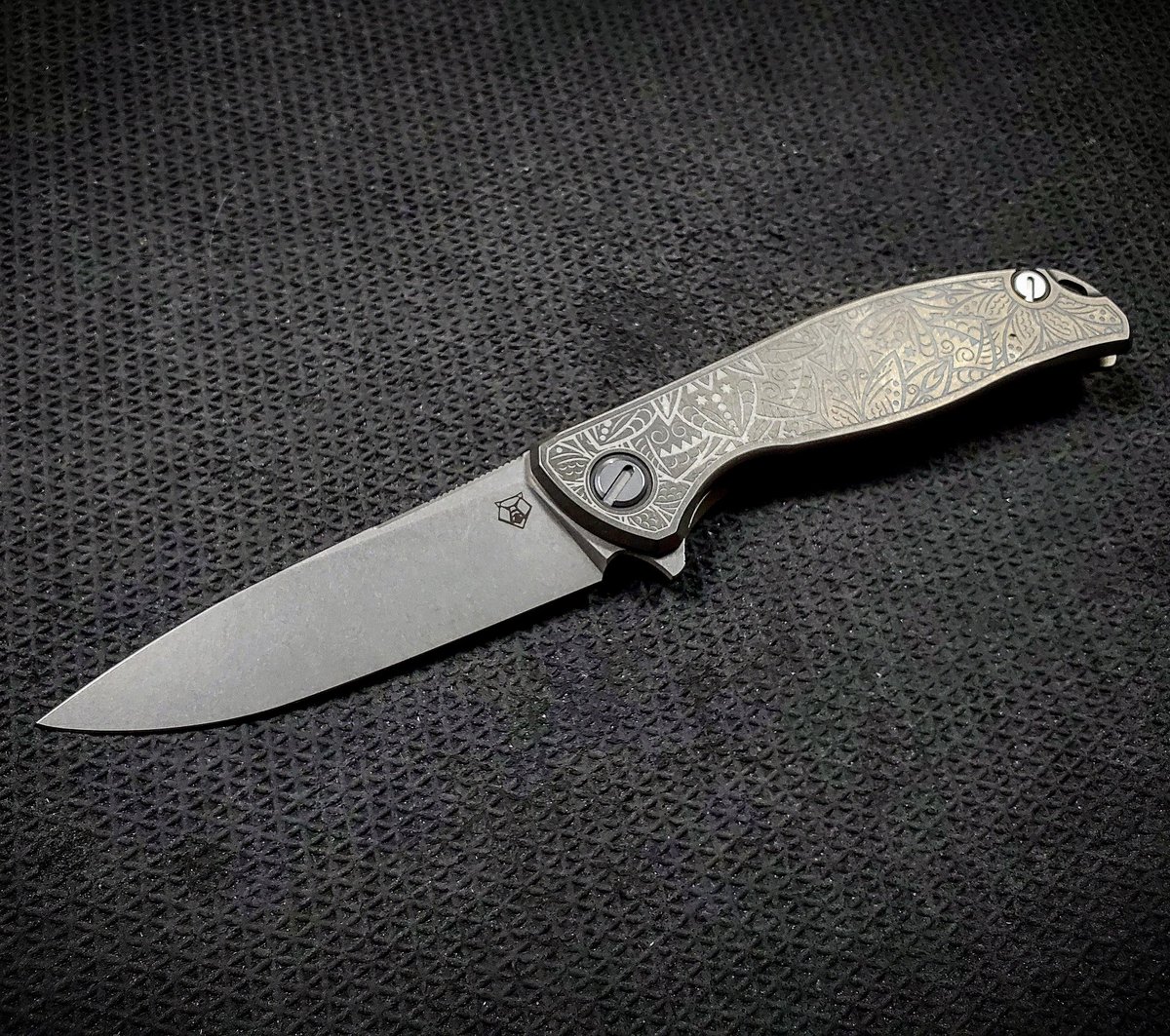Metal_Complex's tweet photo. The Shirogorov F95 - Do Shiros flip well?... YES THEY DO! My review here - https://t.co/BZ73ihhNAO
.
.
#shirogorov #knife #knifecommunity #knifenut #knifepics #knifelife #knives #edc #knifegasm #pocketdump #knifecollection #knifeaddiction #edcknife https://t.co/HOctpajIvs