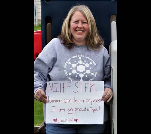 akronschools's tweet image. Learners Can Learn Anywhere.  Great message from @amandamorgan111 @akronstemschool akronschools.com/news/what_s_ne… Amanda shows how we connect while "distancing" #akronschools