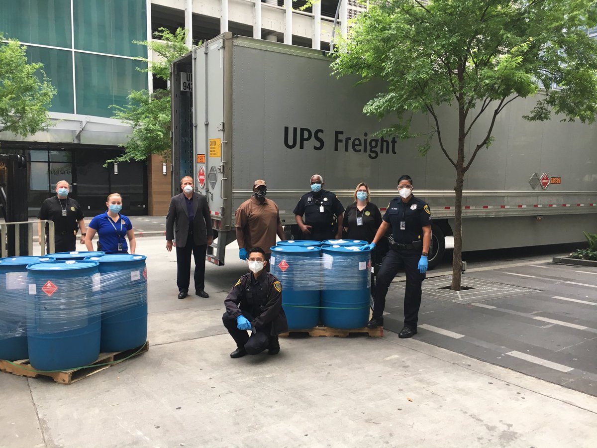 Our ⁦<a href="/houstonpolice/">Houston Police</a>⁩ team is busy this morning taking possession of this load of hand sanitizer that just arrived courtesy of ⁦<a href="/WhiteHouse/">The White House</a>⁩. Thank you for the supply and thank you ⁦<a href="/UPS/">UPS</a>⁩ for handling the delivery. 

#RelationalPolicing #COVID-19