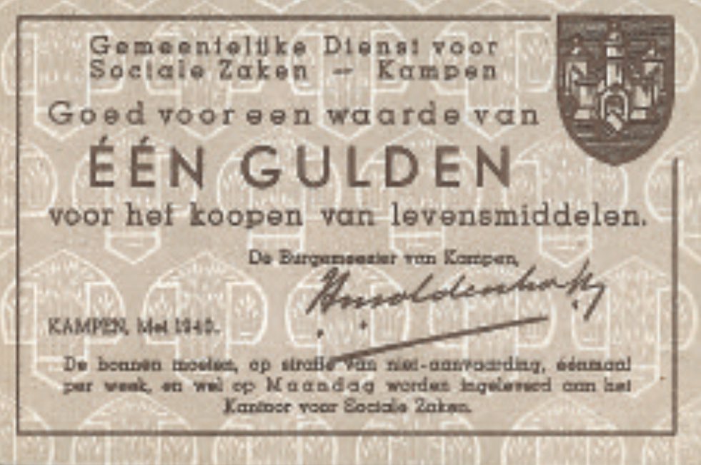 Impact_S_Media's tweet photo. Vandaag 17 april is Kampen 75 jaar geleden bevrijd. Zalsman was ook in oorlogstijd actief met het drukken van bijvoorbeeld noodgeld voor de Duitsers maar in de nachtelijke uren werd strijdend Nederland gedrukt. https://t.co/JEbPWG2uGK #75jaarvrijheid https://t.co/JtxaA95p70