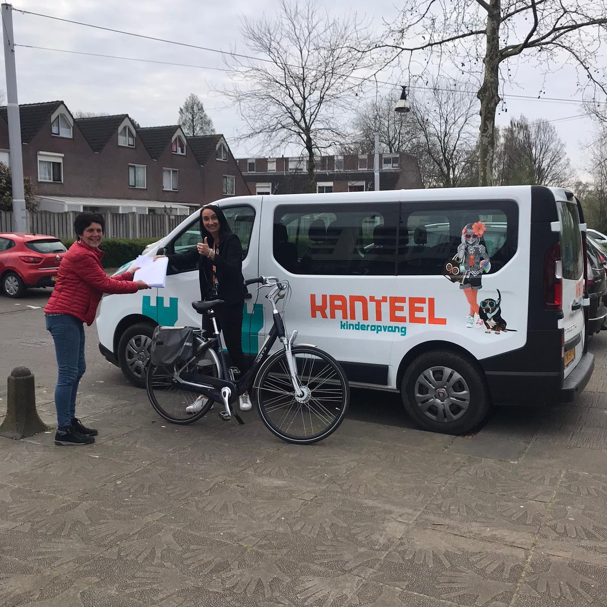 Thanks @Compasnul13 voor jullie steun in deze bizarre tijden 🙏🏼! Mede dankzij jullie ontvangen 160 kinderen in de wijk <a href="/shertogenbosch/">'s-Hertogenbosch</a> noord wekelijks een activiteit met bijbehorende materialen en tegeltje voor de ouders...... bezorgd door onze pedagogisch medewerkers 💛✨