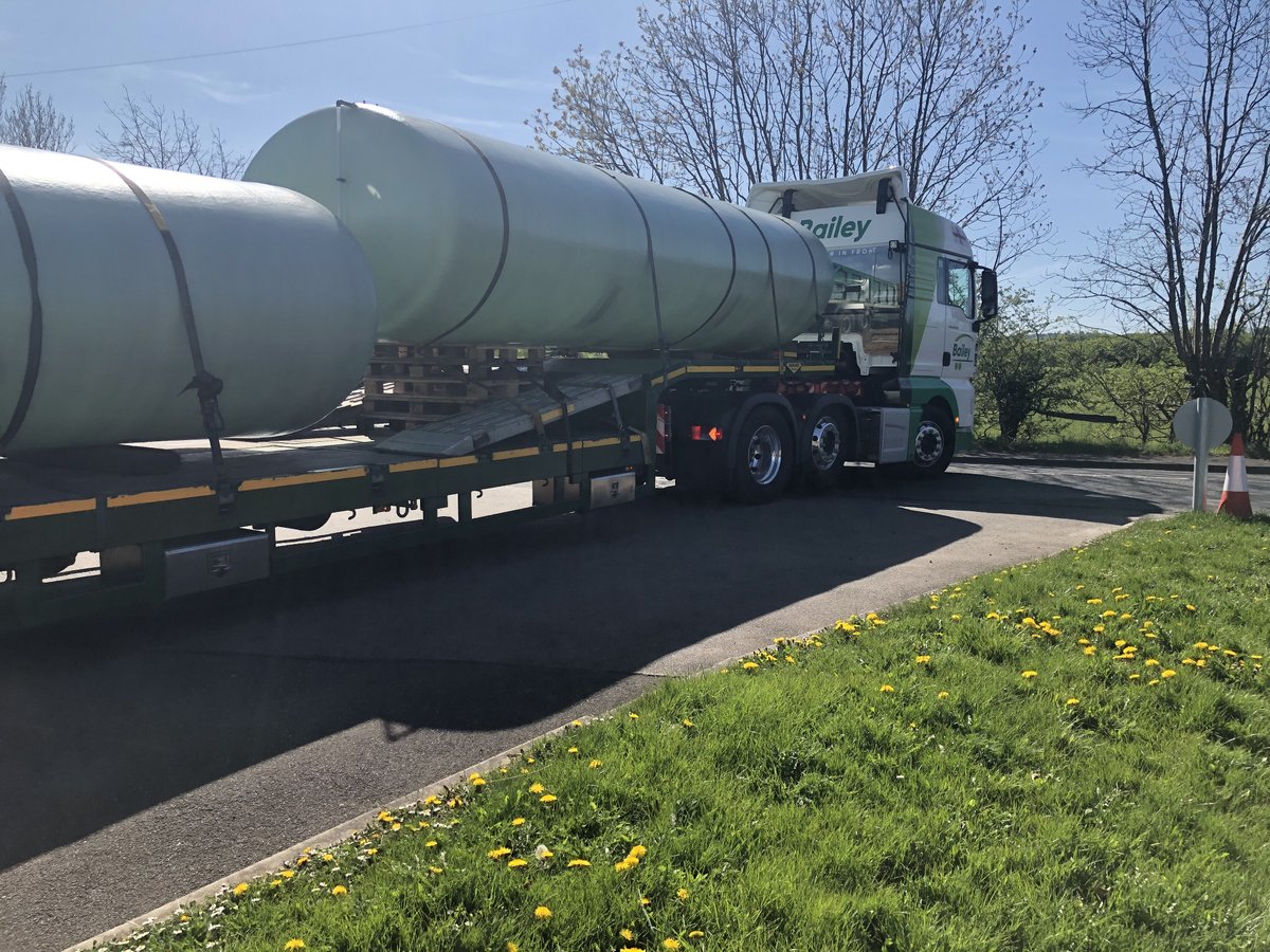 EBEquipmentLtd's tweet photo. Custom 18000-litre Transit Tanks manufactured for Bailey Trailers. Collected this week.
#agriculture #transittanks #transporttank #MANTrucks #custommanufacturing #fibreglasstank #storagetanks https://t.co/mB8ZS4Vx8e
