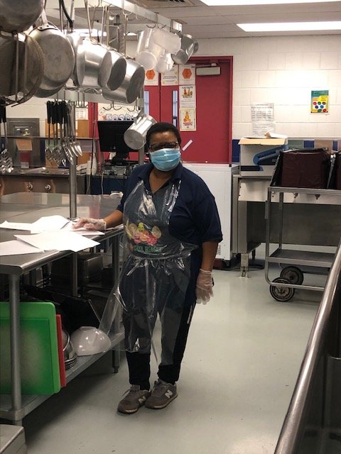 frostlions's tweet photo. Shout out to the Frost Complex Cafeteria team led by these wonderful people! Your work to have Grab and Go breakfast and lunch available each day of the week to students is amazing! Thank you! #wearekind #weworkhard #weworktogether @LPS_AMS @LPS_Education https://t.co/QIusv1lJWz