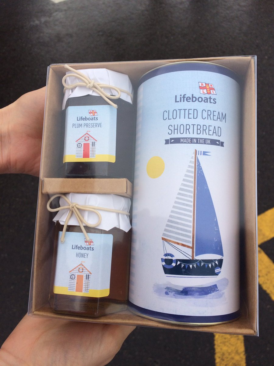 broadbentdebs's tweet photo. Huge thanks to the RNLI for these goodies. The speech and language therapists and dietians are so appreciative. You have made our Friday! @RNLI @Poole_Hospital @Pooletherapies #allweneednowarescones #RNLIareheroestoo #runningonsugar https://t.co/LjiKISTzmy