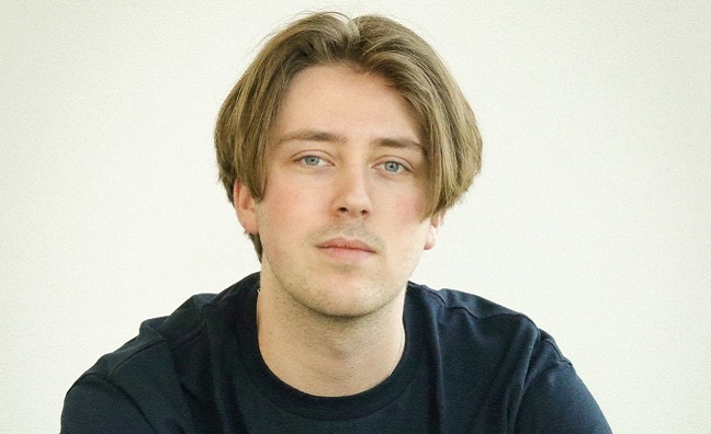 MusicWeek's tweet image. "I can’t wait to be able to see live music again..."

Meet @polydorrecords' @edjuniper, our latest Rising Star: musicweek.com/interviews/rea…