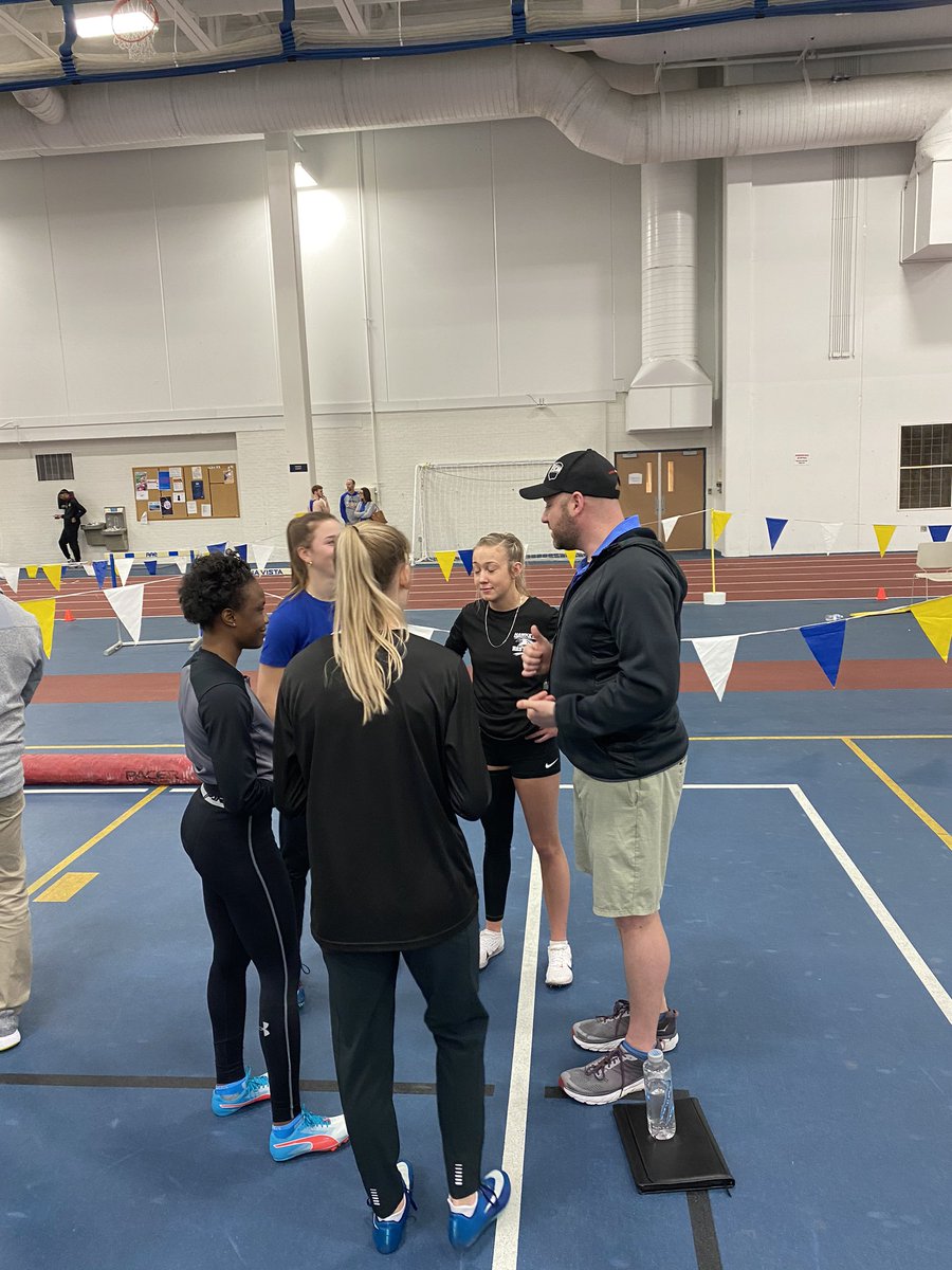 RedTailTrackXC's tweet photo. Shoutout to Coach Shakespeare as he gives the girls a Peptalk before the 4x4 to get them all pumped up! #redtailstrack #4x4 https://t.co/s3aPfoBjPm