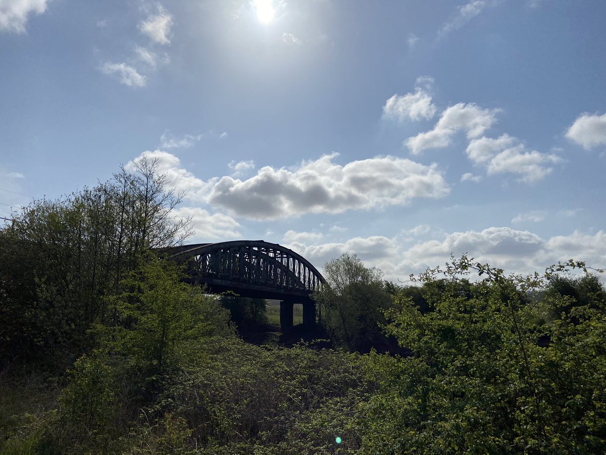 leonarec's tweet photo. Again, love living so close to all this 💖#loveukweather #lockdown #DailyExercise #fairburn #castleford https://t.co/chVVqnUAQI