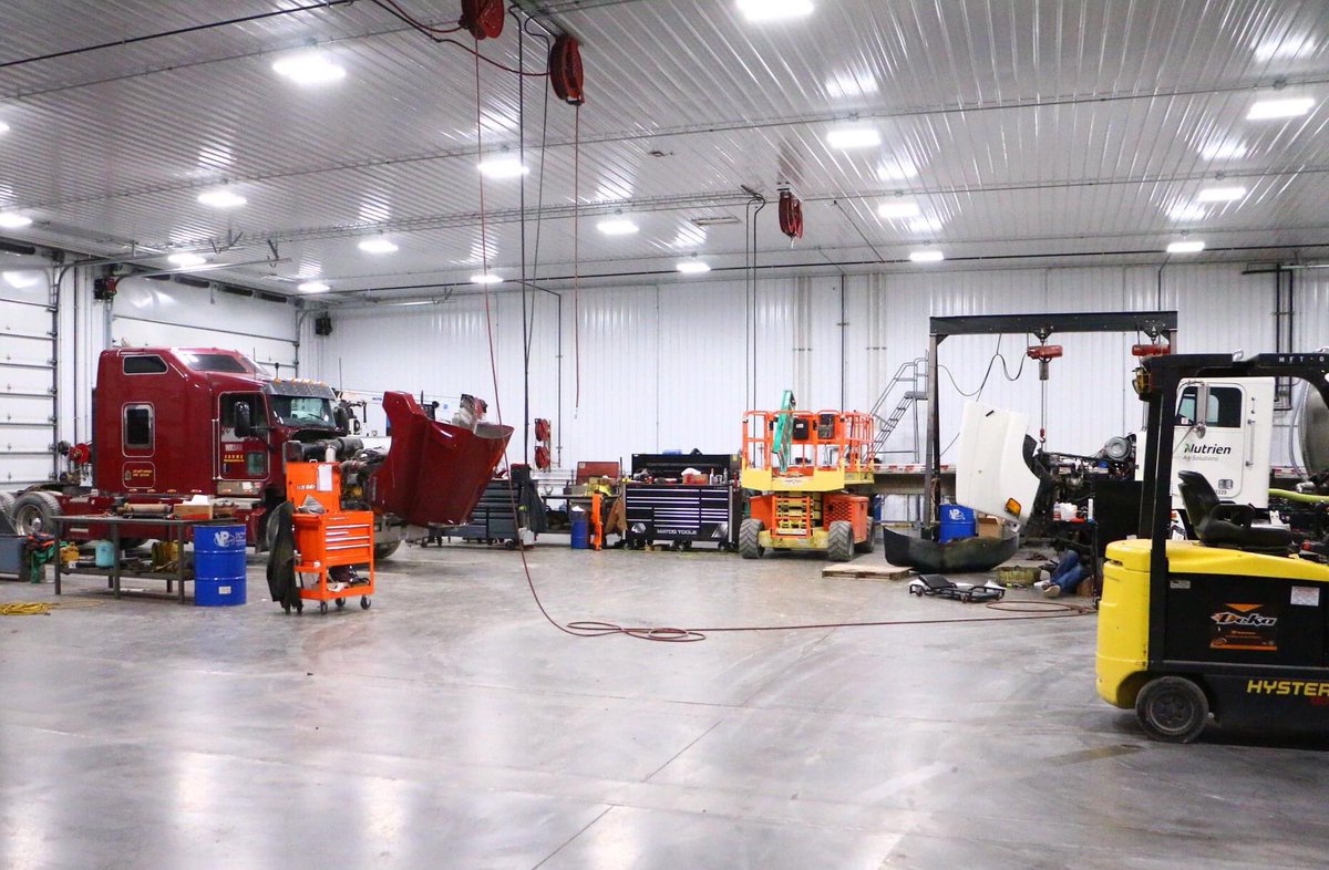 BoydMachinery's tweet photo. At Boyd and Sons Machinery, our state of the art service shop is here for you!! We are pleased to offer our regular shop rate of $95/hr. Give Rod a call to get on the schedule. 800-443-3909
#BoydHasIt https://t.co/dkIPdWFHsU