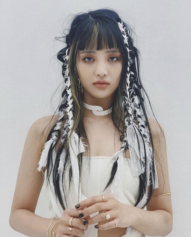 Gidle суджин. Группа джи айдл. Gidle tomboy. Минни кпоп. G idle mine.