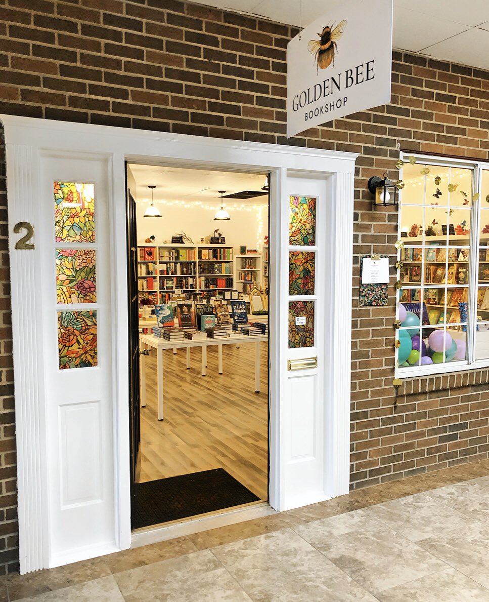 Indie bookshops are where real life magic happens💜
#indiebookstores #indepdentbookstore #bookshop