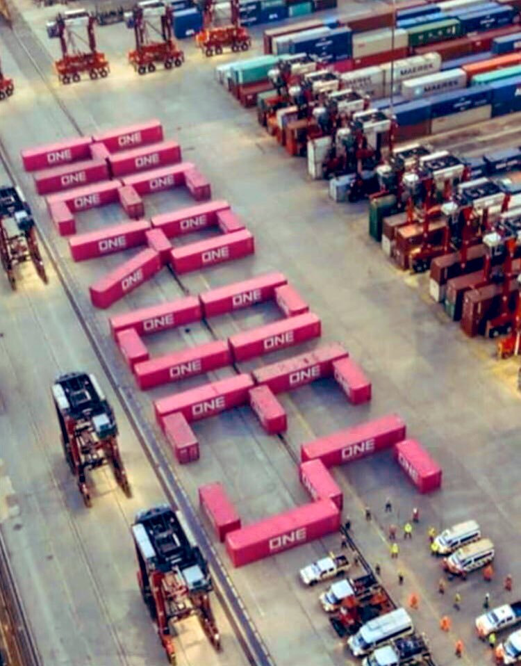 SoyCoordinadora's tweet photo. Esta preciosa foto que nos llega de Southampton va por todos nosotros 👏🏻👏🏻👏🏻 https://t.co/g6RwMGJMN7