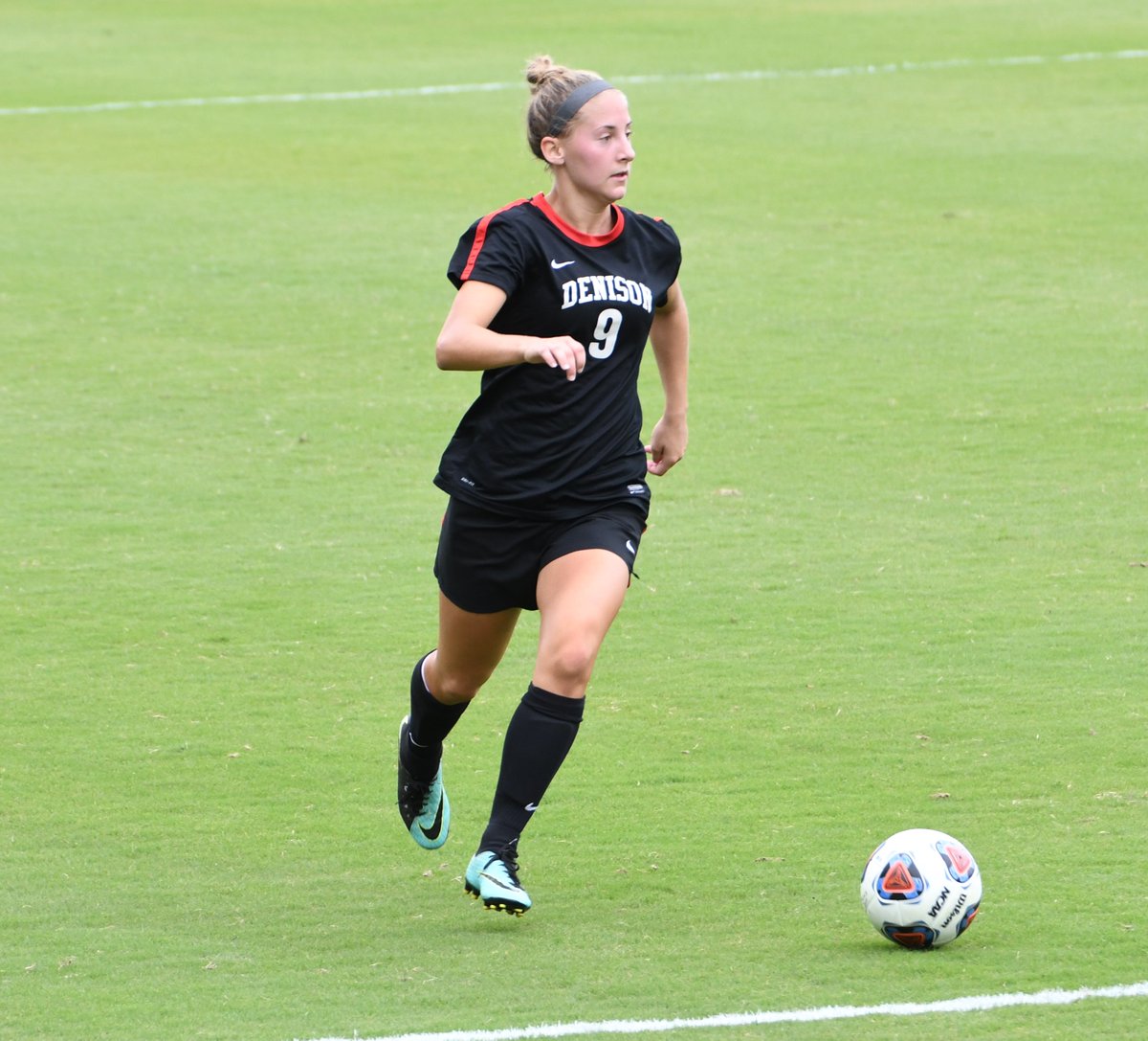DenisonWSoccer's tweet image. Our own Sydney Ludes is a Ted Barclay Top-Five award winner. The award is given to the scholar-athlete who represent DU's athletic department in a positive manner through their athletic ability &amp;amp; scholarship.  #CongratsSyd #SoProudOfYou #DUWSStrong
