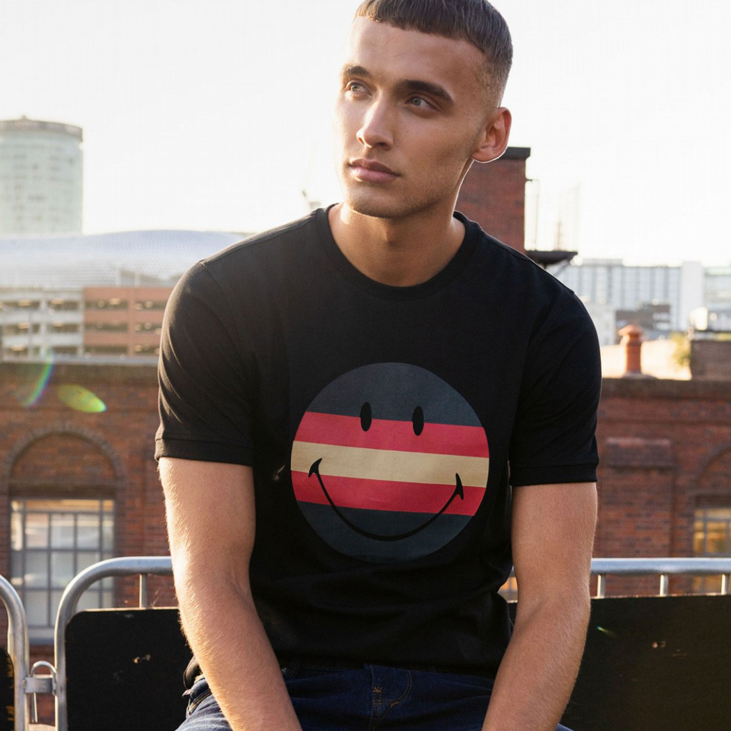 Style_pilot's tweet photo. Check the capsule collection from @LukeRoper x @SmileyOriginal! >> https://t.co/46he44r0i6
20% of all sales to be donated to @MindCharity &amp; NHS Charities #SomethingToSmileAbout https://t.co/BaqhGPc3Dy