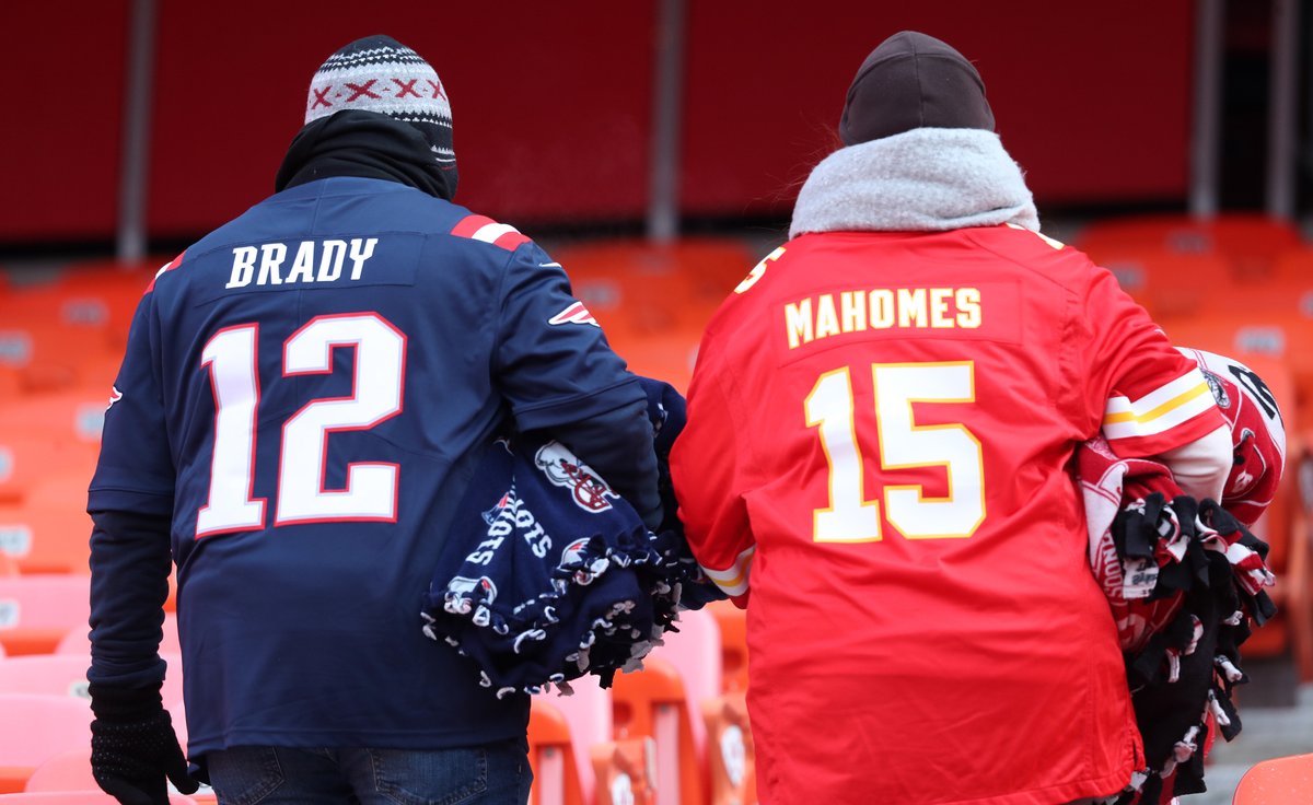 brgridiron's tweet photo. Tom Brady has been dethroned by Patrick Mahomes as the top-selling jersey in the NFL

The six-time champion has appeared in the top three for a record 18 straight times

(via @Variety) https://t.co/kNG6uq3ZT1