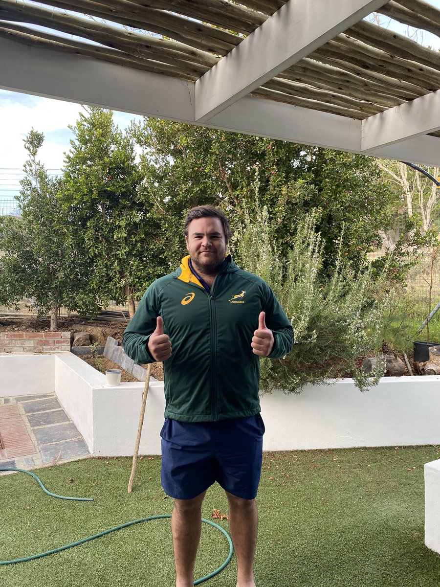 Thanks to all the selfless people fighting in the frontline against COVID-19. Let’s show our support and respect by sharing a pic in our national colours. <a href="/CastleLagerSA/">Castle Lager SA</a> #OneNationOneBeer