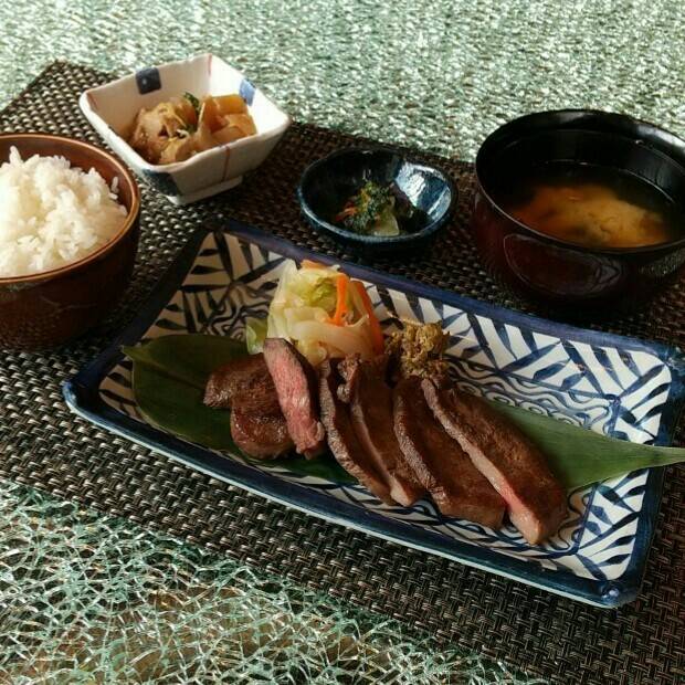 仙台個室居酒屋 亜門 ランチ営業のお知らせ 4月日 月 よりランチ営業を始めます 画像は炭火でじっくり炙り焼きした牛タンの定食です 昼の部 11 30 14 00 夜の部 17 00 00 仙台グルメ 仙台居酒屋 国分町居酒屋 宮城の地酒を盛り上げ隊