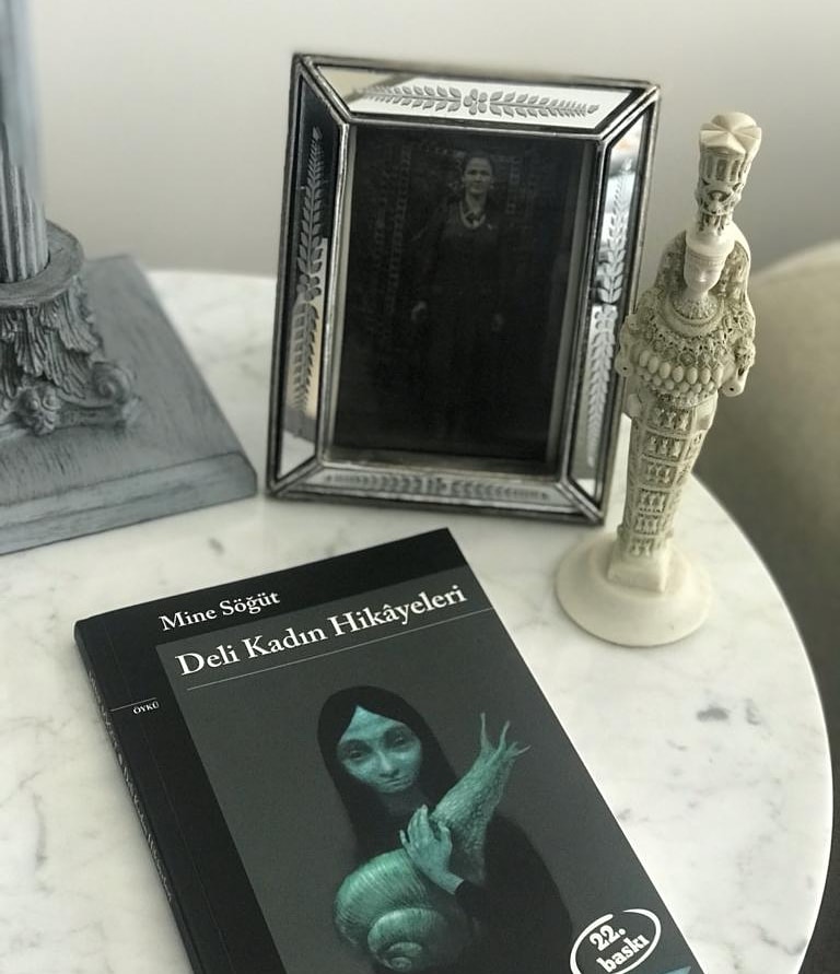 Haftayı "Deli Kadın Hikâyeleri" ile tamamlıyoruz. 😊 Pazar günkü Instagram yayınımızda görüşmek üzere!