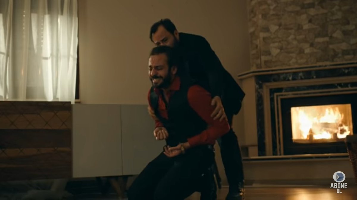 Vartulo learned about his father killer,he was devastated,he couldnt believe his eyes,he never imagined that yamac Will one day kill his father,he wanted To kill himself but medet came on the right time and stopped him  #cukur  #EfYam  #varyam +++