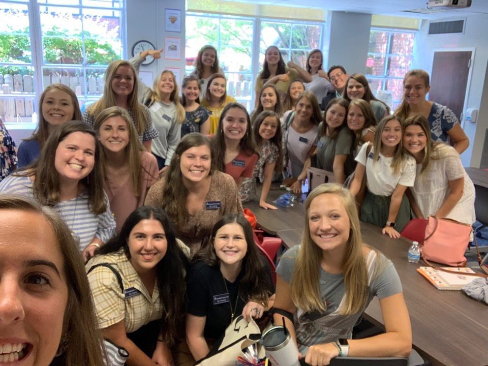 Hayley Earle tweet media