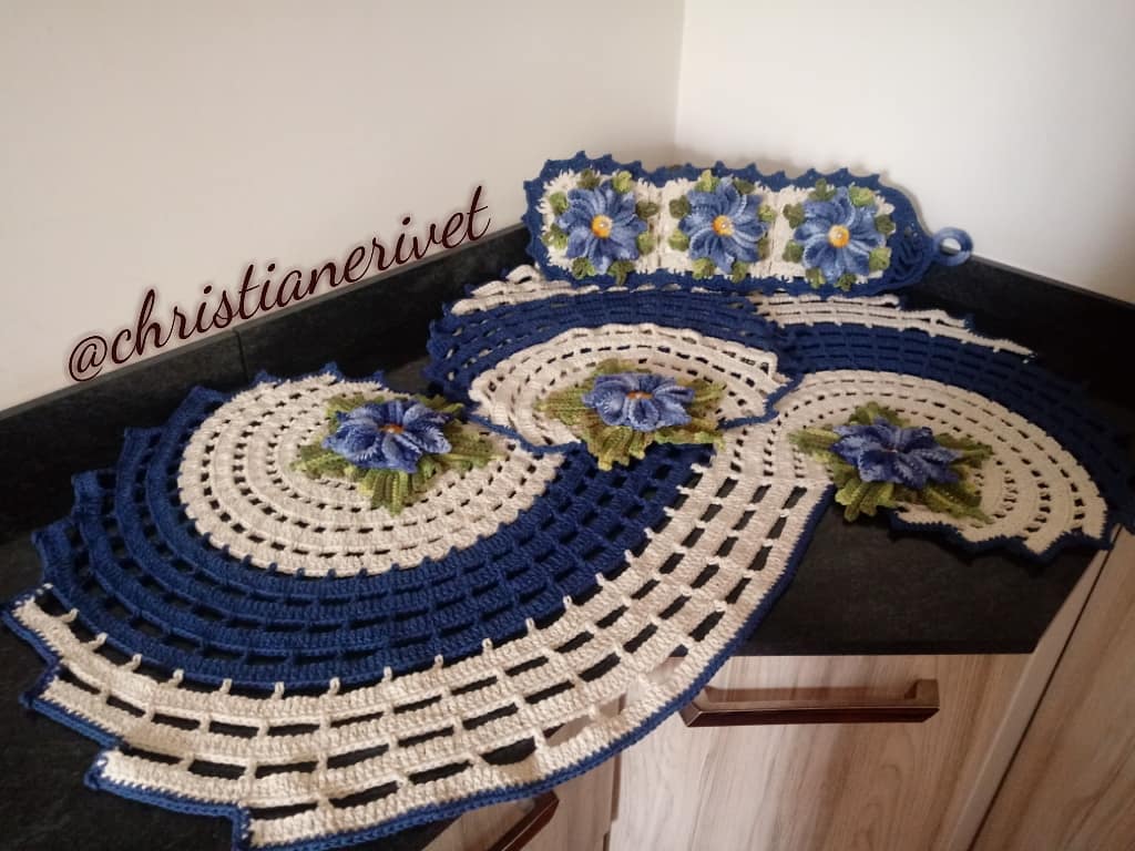 ChristianeRivet's tweet photo. Boa tarde!!!
Jogo de banheiro espiral.
#crochet #ganchillo #crochetlove #crochetaddict #crocheteveryday #artesanato #decorating #design #decor #redessociais #trabalhos #christianerivet #handmade #feitoamao #feitocomamor #homedecoration #circuloprodutos #semprecirculo https://t.co/8Q9F2n8ZCd