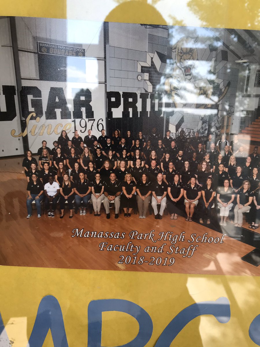 MrSB_MPHS's tweet photo. There’s a lot that makes you say #mpcsWOW. When trying to figure out where it all comes from, it’s the people. The family is where it’s at. Happy #familyFriday with a focus on the math Dept, last years AT seniors, and the @MPHSVACougars staff!! #MPVirtualSpiritWeek https://t.co/DBg6pEVV9P