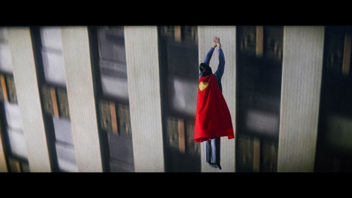 CapedWonderJim's tweet photo. Flying *UP* the side of the Daily Planet building in 4K UHD! #dailyplanet #superman #christopherreeve #flyingup #supermantransformation #superman1978 #supermanthemovie #supermanfly #supermanflying https://t.co/Zju1e3DgpC