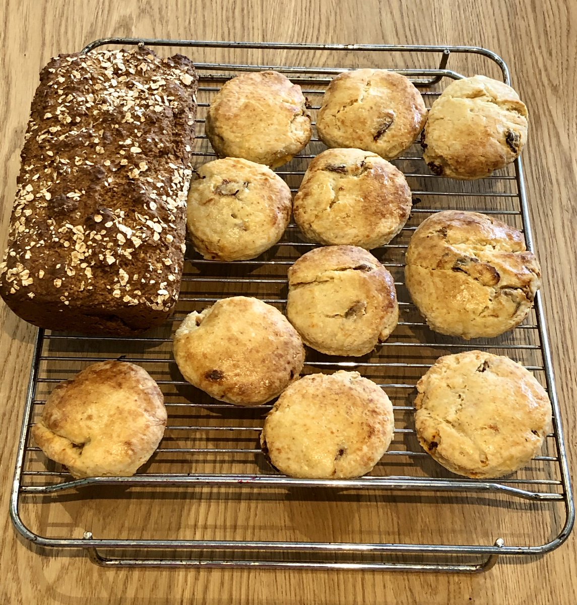 ciaraquill's tweet photo. Another loaf of brown bread & a batch of cheese ๐ง & sundried tomato ๐
scones I plan to share & freeze, theyโre not all for me ๐๐#CiaraBerry #homebaker #homebaking #cheesyscones #sundriedtomatoes #homemade #bakeoff #GreatIrishBakeOff #baking #savouryscones #scones #brownbread https://t.co/PEwRankkUu