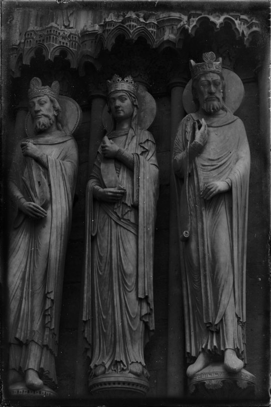 "...her beauty in the moonlight overthrew you." — The photo below was taken during a visit to Notre-Dame. I roughed it up bit with a photoshop texture and voilà. Dear Mr. Cohen, may I have a broken hallelujah? #Bathsheba #photography #paris