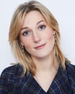 What the hell happened to me? Take me back 10 years please!! 😫#MeAt20