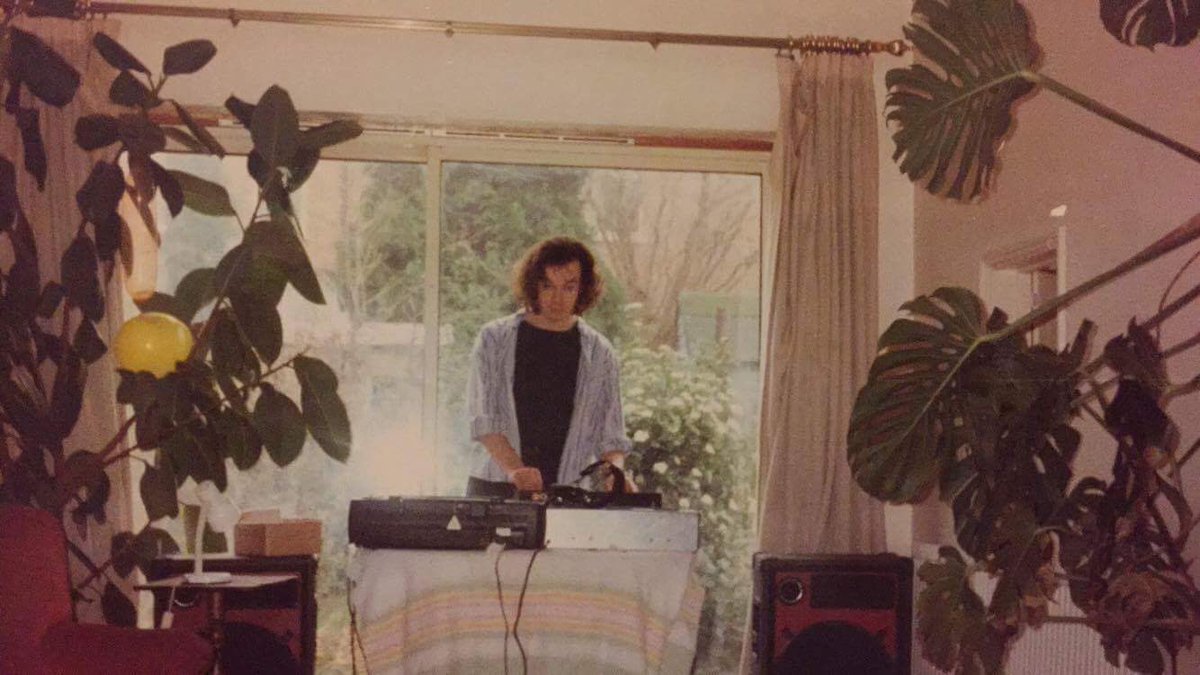 #MeAt20 No, YOU zoomed in to see me warming up before DJing at that evening’s house party with ma Dollis Hill student posse.