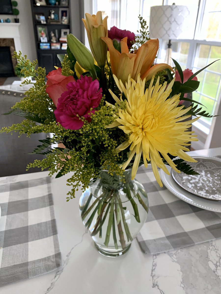 Oh my goodness! 🌷Imagine my surprise when this beauty was delivered to my front porch on this dreary morning!! Thank you to Pond’s Super Second Grade Team! ❤️📚 #bestjobever #pondpanthersrock #librarianfromhome <a href="/EstopareMrs/">Mrs. Estopare</a> <a href="/TaborAmanda92/">Amanda Tabor</a> <a href="/Ms_Josts_Class/">Ms. Jost’s Class</a> and Mrs. Eyman