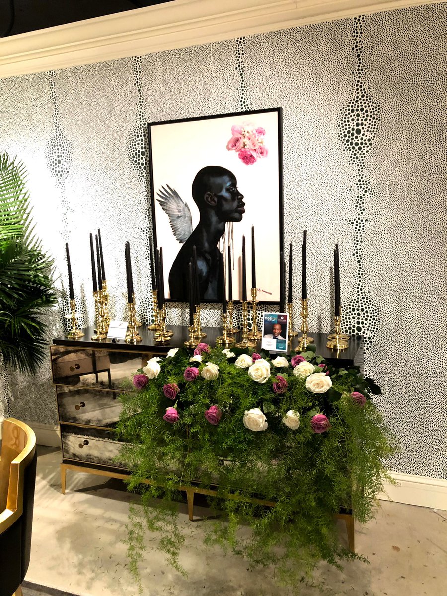 TranquilDesign2's tweet photo. Reflecting on the importance of Highpoint Market. I fell in love with this art piece done by @charlylpalmer and this space created by @keiamcswain. #goingtomarketinspiresme #disneylandfordesigners #connectingwithdesigners https://t.co/WPYlAE0zdU
