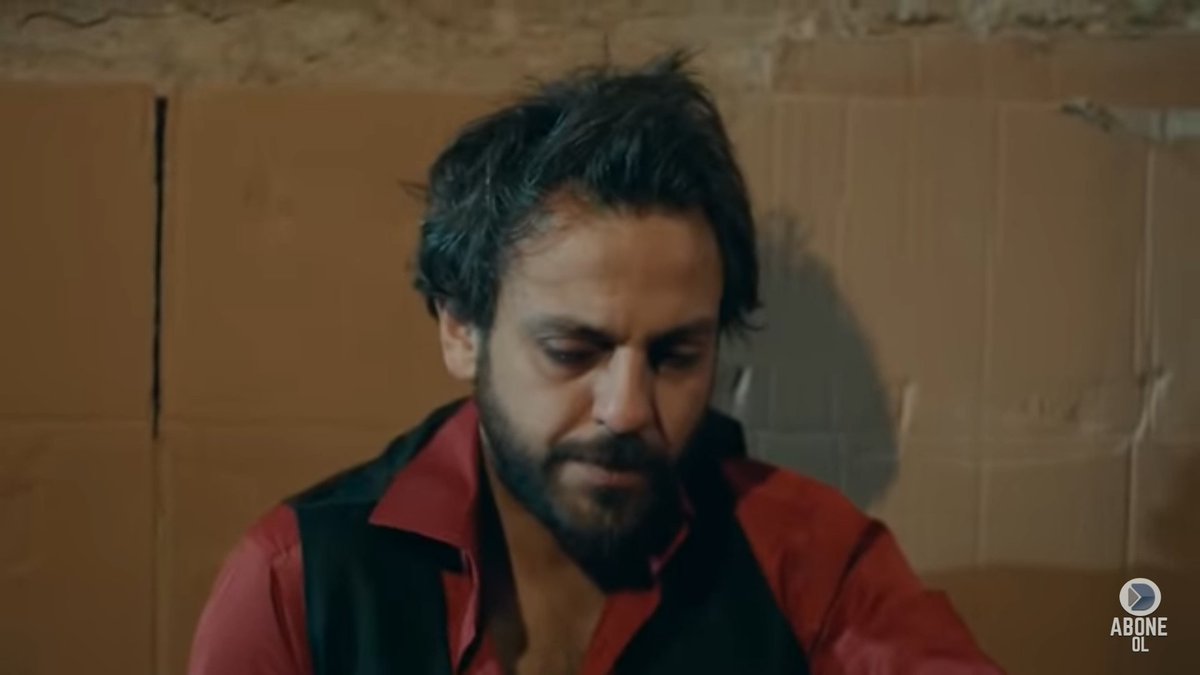 Later vartulo visited khalil,he wanted To die,for him dying is better than living with the ugly truth of a son killing his father,later on he remembered y words"find him and end his pain",he understood that y wanted V To kill him,because v sticks To His promises  #cukur  #EfYam ++