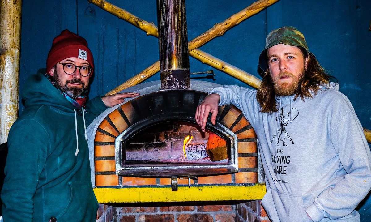 CQBelfast's tweet photo. SUCCESS OF ARTISAN PIZZA AT THE BOXING HARE
The mouth-watering aroma of freshly cooked wood-fired oven pizza has been drifting from the Sunflower beer garden for 4 years now, luring hungry patrons to the chilled-out venue @Boxing_Hare
https://t.co/W8ZSy8LGr4
#DestinationCQ https://t.co/pbJmBe3Bxy