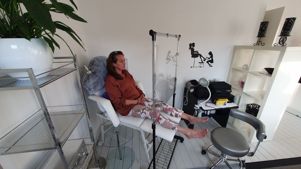 Deze week een aantal #pedicures mogen helpen aan #beschermwanden #bescherming tegen #corona
plexiglasbeschermwand.nl #creatief #ondernemen