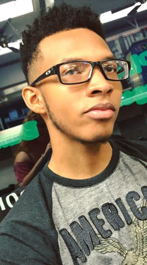 Curry_CXL's tweet photo. Meet Zachary, a communication alum who now works as a video producer for Boston City TV!
See his full advice to students on our facebook or instagram pages.
#AlumniAchievers #CurryCollege #BostonCityTV #AdviceToStudents #JobSearch https://t.co/ABXK6n8zRN