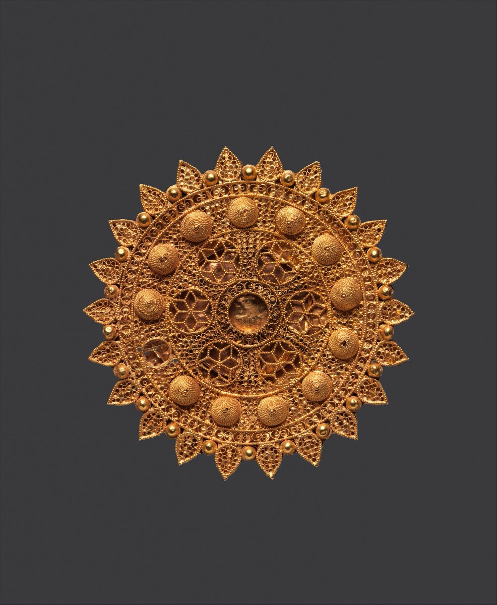arture_app's tweet photo. ARTURE vous présente la collection du jour : Le Métal Seldjoukides
—
#LeSaviezVous ?
Du XIeme au XIIIème siècle, l’Empire seldjoukide règne sur l’Iran, l’Irak et l’Asie Mineure actuelle.
—
#art #culture #arture #histoiredelart #culturecheznous https://t.co/3rP3xmRhOX