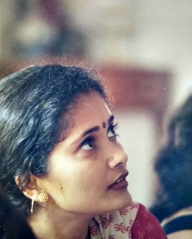 sona_en_inde's tweet photo. And a better one. Though older. #MeAt27
The final year of the last century. Circa February 1999 https://t.co/2DQbOKb1bo