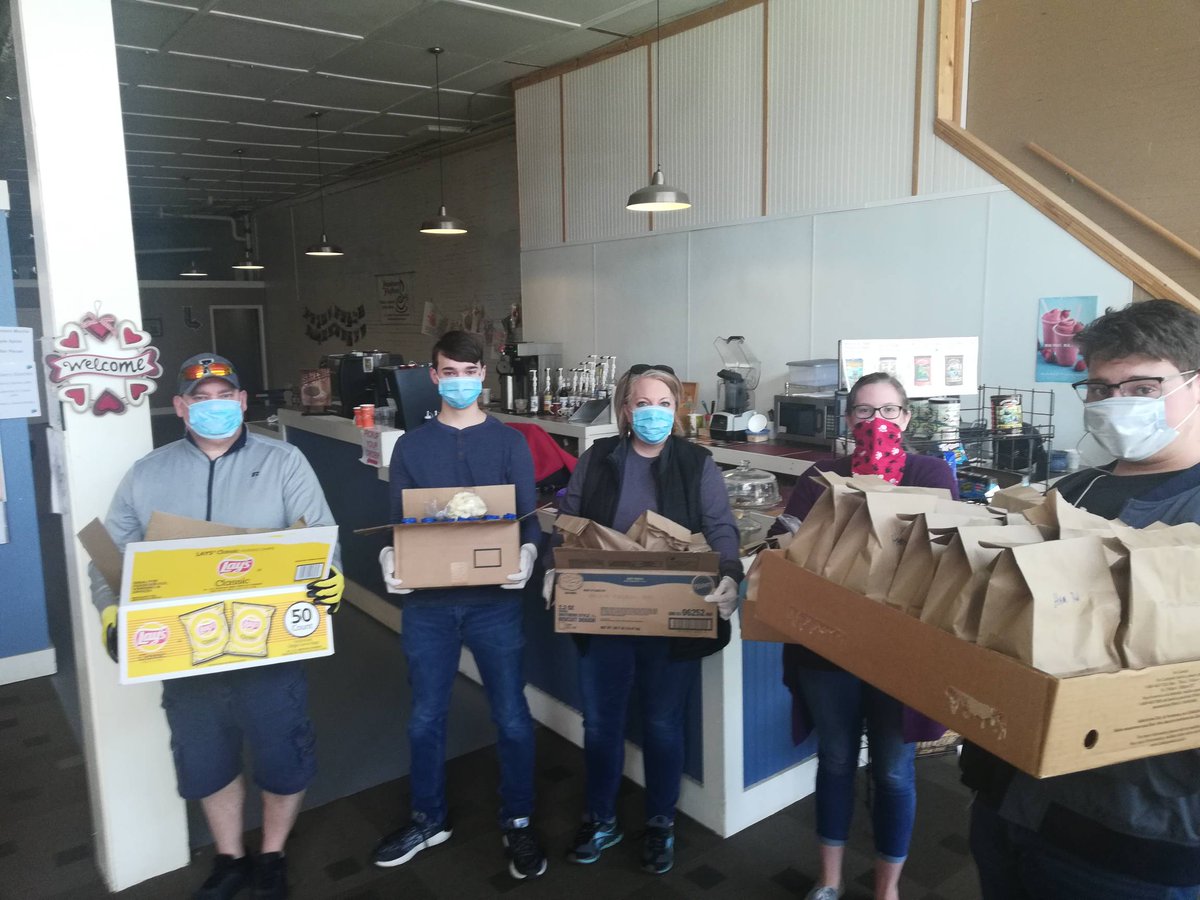 HometownRhythms's tweet photo. Another Friday lunch delivery going out from Hometown Rhythms and Grace Baptist Church to some local law enforcement and medical personnel. #SupportLocalHeroes https://t.co/1Dz0rVt0zk