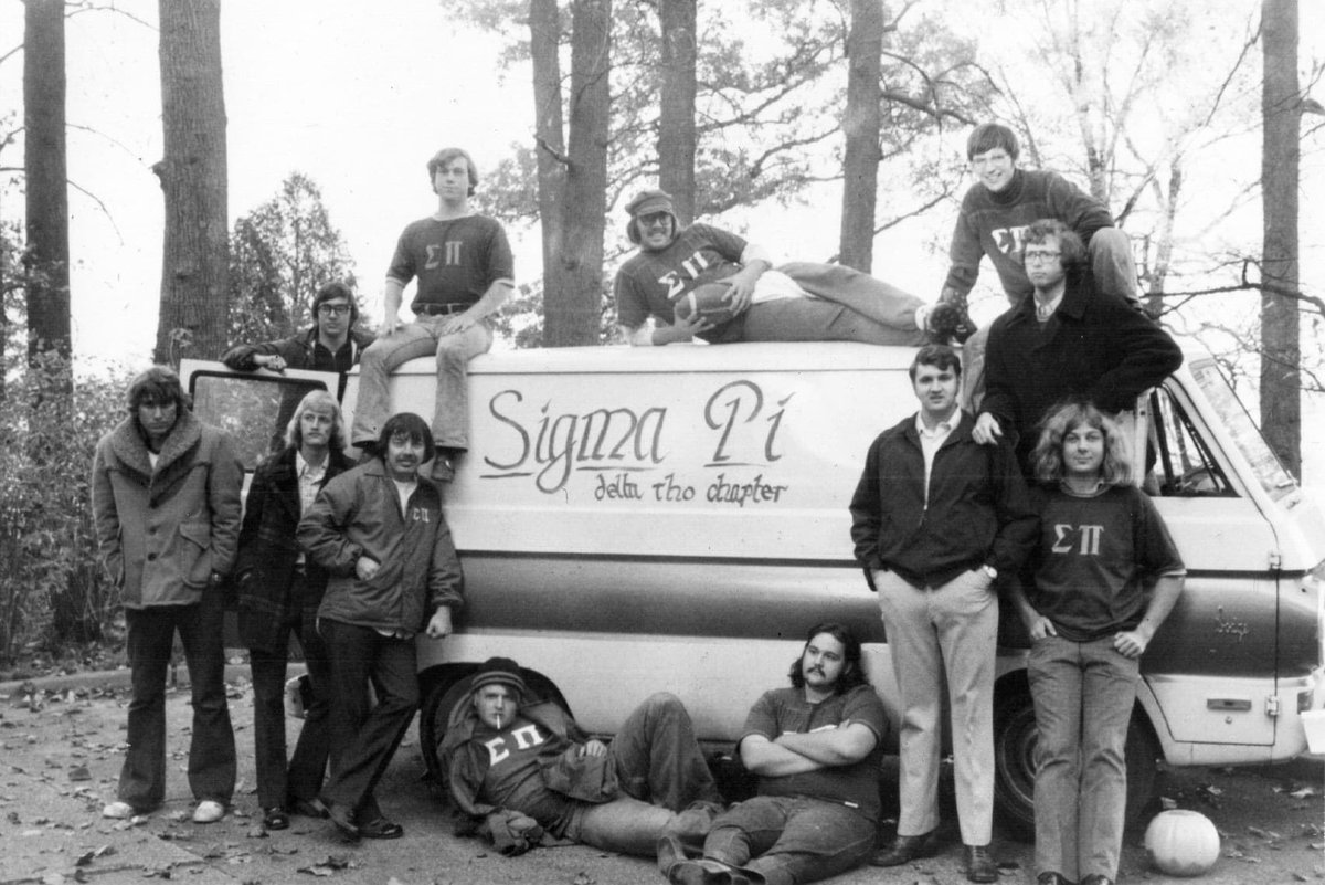 Sigma Pi, Delta Rho tweet media