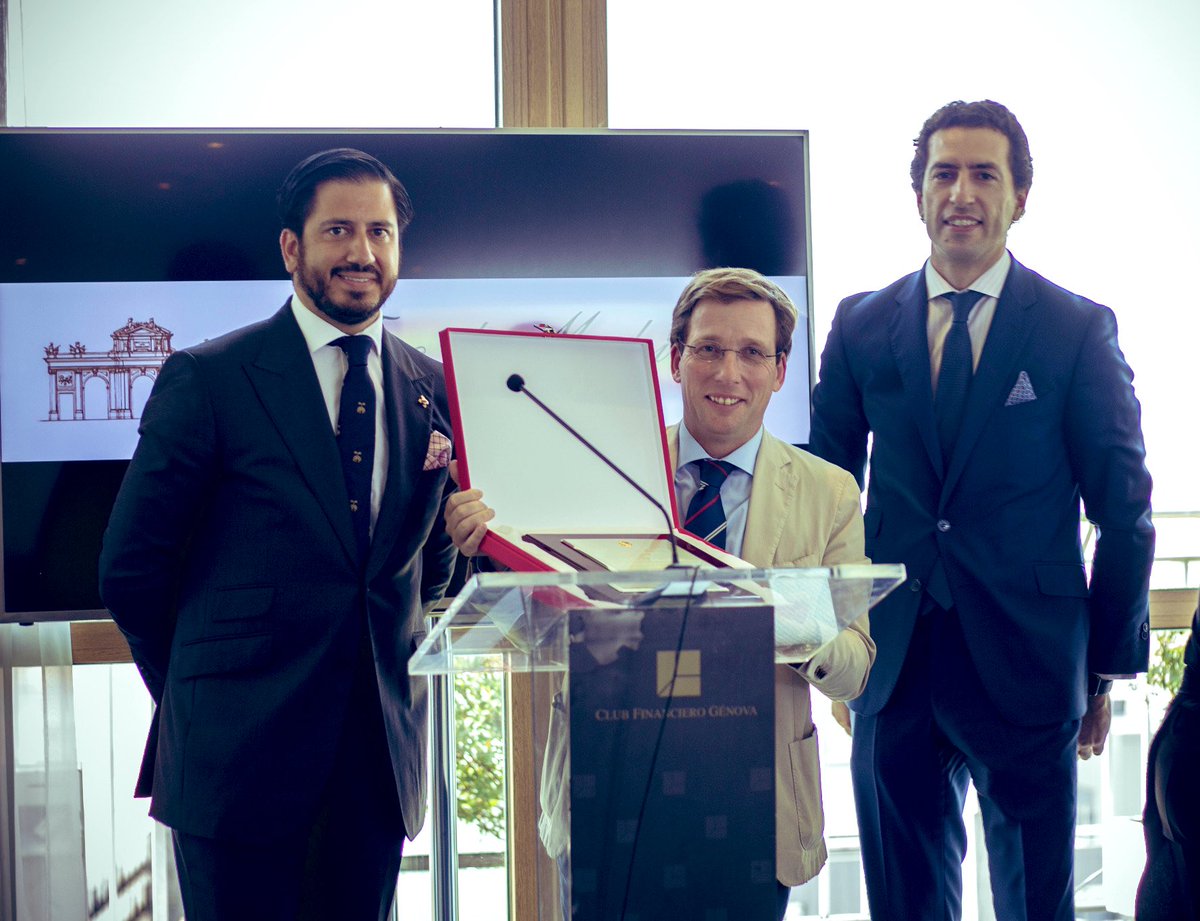 forodemadridtm's tweet photo. Muchas felicidades #Alcalde  @AlmeidaPP_ desde el @forodemadridtm le deseamos un gran día, agradeciéndole su inconmensurable labor con los madrileños en la gestión del #Covid_19  #España #VivaEspaña  @jcarlvelasco @ifusterfabra https://t.co/Werw4MnG8X